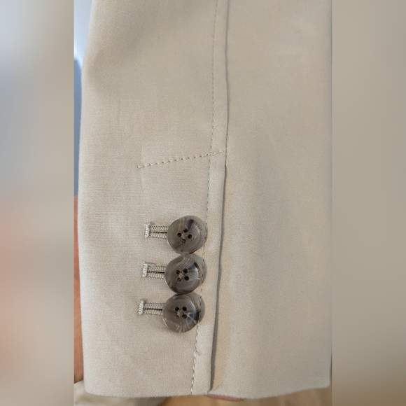 Banana Republic Women’s Cotton Blend Blazer, Khaki - Size 4 - Picture 6 of 6